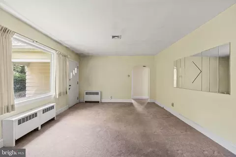 Living - 17 Mount Laurel Rd, Mount Laurel, NJ 08054 photo 4 of 5