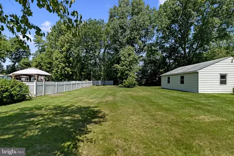 Exterior - 17 Mount Laurel Rd, Mount Laurel, NJ 08054 photo 5 of 6