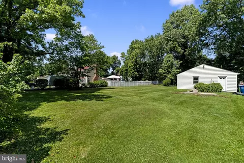 Exterior - 17 Mount Laurel Rd, Mount Laurel, NJ 08054 photo 4 of 6