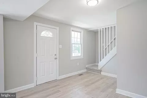 Entry Way - 67 Webster St, Riverside, NJ 08075 photo 1 of 7