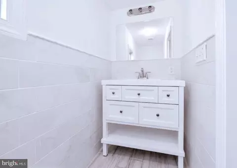Entry Way - 38 E Hancock St, Riverside, NJ 08075 photo 3 of 4