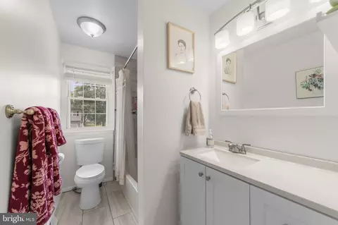 Bath - 907 Russo Dr, Westampton, NJ 08060 photo 1 of 2