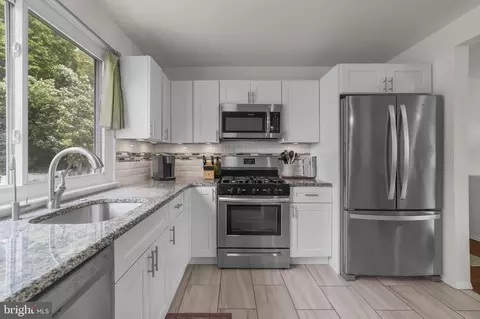 Kitchen - 907 Russo Dr, Westampton, NJ 08060 photo 1 of 3