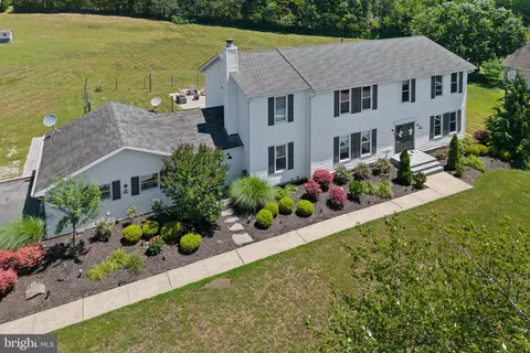 192 Yorkshire Ter, Wrightstown, NJ 08562