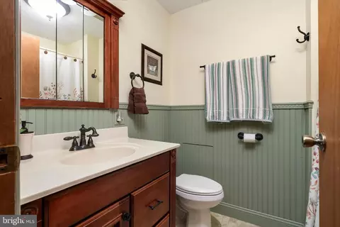 Bath - 6 Eleanor Dr, Wrightstown, NJ 08562 photo 1 of 2