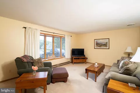 Living - 6 Eleanor Dr, Wrightstown, NJ 08562 photo 1 of 2
