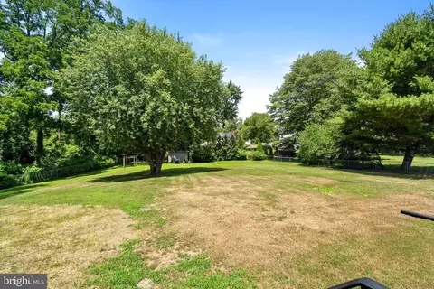 Exterior - 6 Eleanor Dr, Wrightstown, NJ 08562 photo 2 of 6