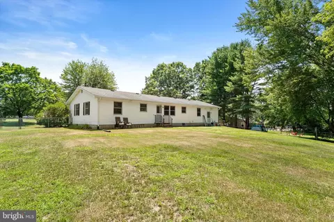 Exterior - 6 Eleanor Dr, Wrightstown, NJ 08562 photo 6 of 6