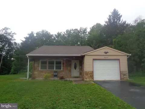 31 Gramercy Pl, Southampton, NJ 08088