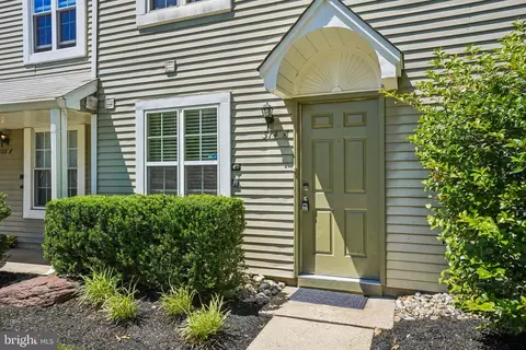 314 A Mitten Ln, Mount Laurel, NJ 08054