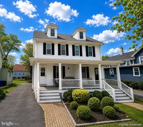 243 W 2nd St, Moorestown, NJ 08057