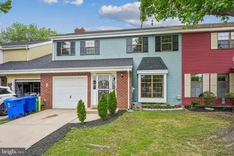 108 Mayfair Ln, Mount Laurel, NJ 08054