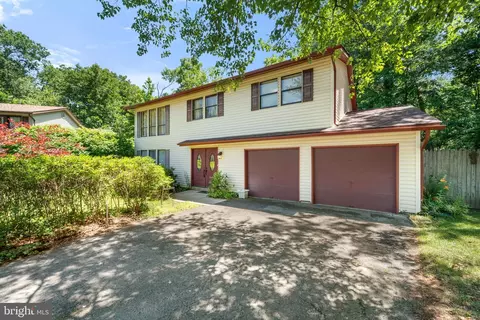 19 Gloucester Ct, Mount Holly, NJ 08060