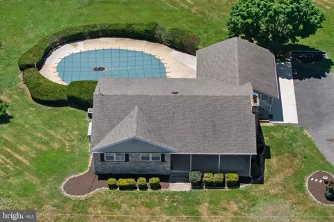 355 Eayrestown, Southampton, NJ 08088