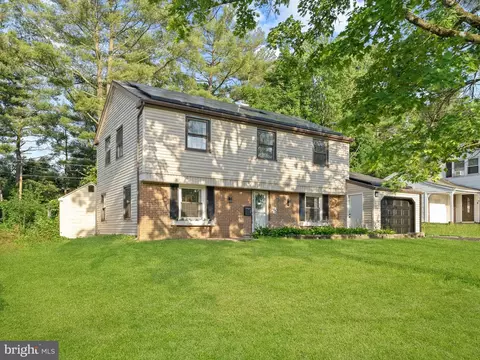 60 Pinafore Ln, Willingboro, NJ 08046