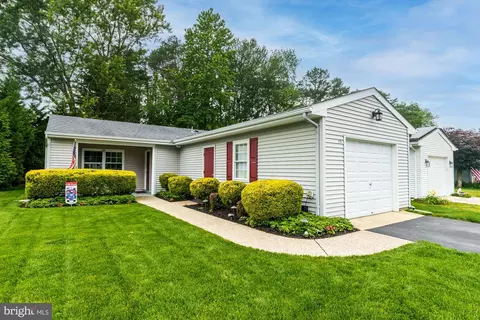 73 Huntington Dr, Southampton, NJ 08088