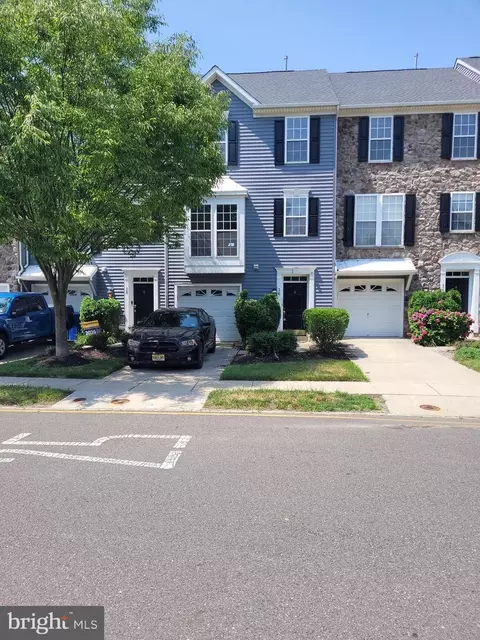 36 River Ln, Delanco, NJ 08075