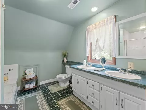Bath - 52 Devon Rd, Mount Holly, NJ 08060 photo 3 of 5