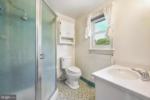 Bath - 649 Cornwallis Dr, Mount Laurel, NJ 08054 photo 3 of 3