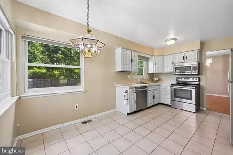 Entry Way - 649 Cornwallis Dr, Mount Laurel, NJ 08054 photo 3 of 3