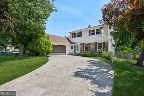 649 Cornwallis Dr, Mount Laurel, NJ 08054