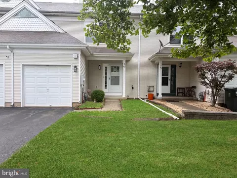47 Tattersall Dr, Burlington, NJ 08016