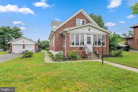 1243 Hornberger Ave, Roebling, NJ 08554