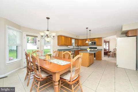 Dining - 101 Handler Dr, Burlington, NJ 08016 photo 6 of 6