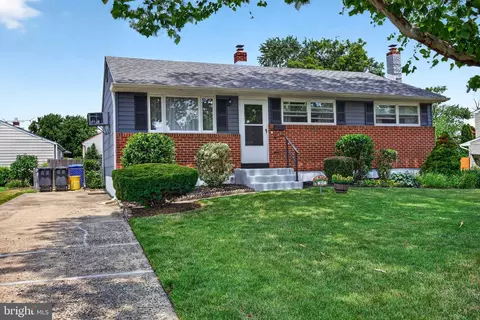207 S Garden Blvd, Edgewater Park, NJ 08010
