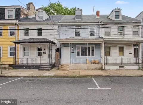 411 Lawrence St, Burlington, NJ 08016
