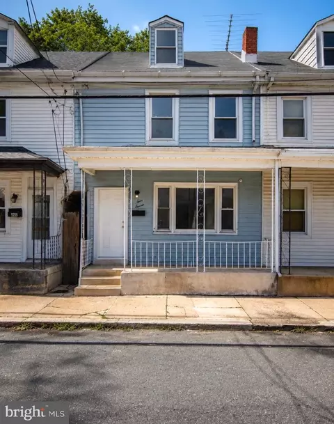 411 Lawrence St, Burlington, NJ 08016