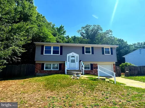 25 Walnut Dr, Burlington, NJ 08016
