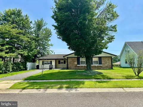 77 Elderberry Ln, Willingboro, NJ 08046