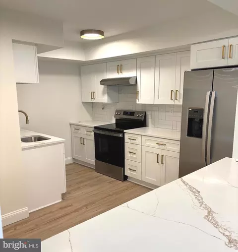 115 E Kings Hwy #211, Maple Shade, NJ 08052