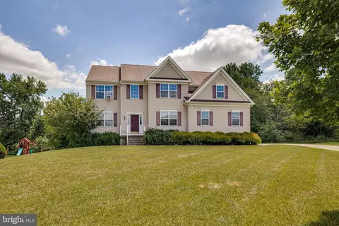 506 Quarter Moon Ct, Bordentown, NJ 08505