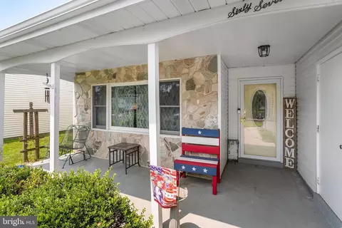 67 Chatham Pl, Southampton, NJ 08088