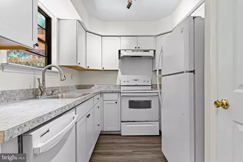 Kitchen - 222 Shady Ln, Marlton, NJ 08053 photo 2 of 2