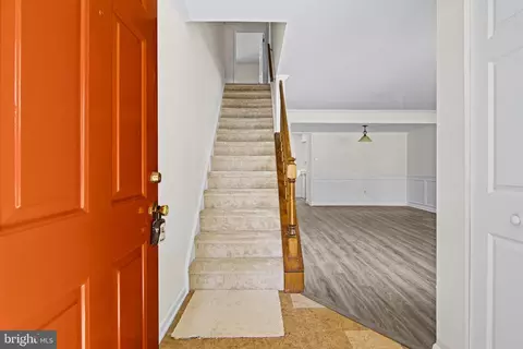 Entry Way - 222 Shady Ln, Marlton, NJ 08053 photo 6 of 9