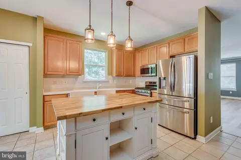 Kitchen - 111 Weaver Dr, Marlton, NJ 08053 photo 4 of 4