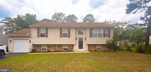 302 Algonquin Trl, Browns Mills, NJ 08015