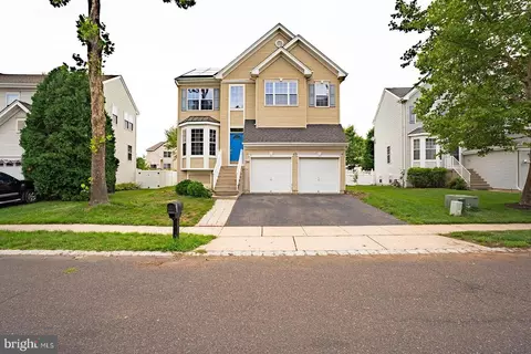 71 Seneca Ln, Bordentown, NJ 08505