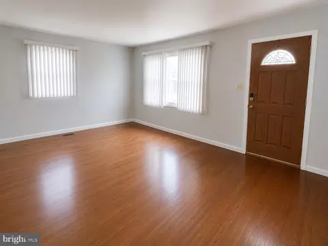 Living - 514 Filmore St, Riverside, NJ 08075 photo 2 of 6