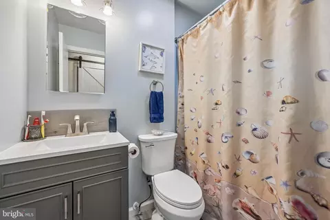 Bath - 16 Merion Rd, Evesham, NJ 08053 photo 2 of 4