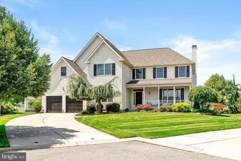 13 Cobblestone Ct, Columbus, NJ 08022