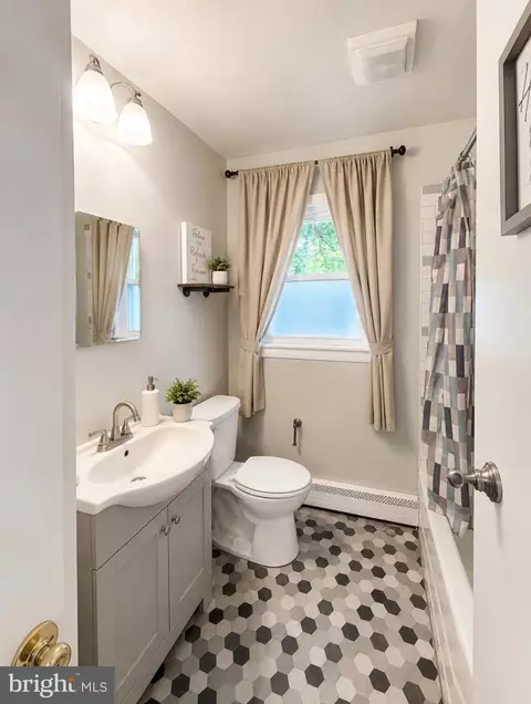 Bath - 207 Platt Ave, Wrightstown, NJ 08562 photo 1 of 2