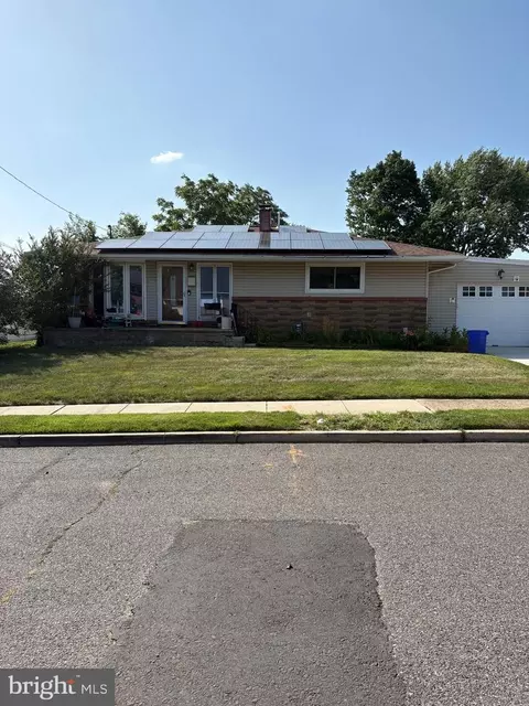 13 Lamont Rd, Burlington, NJ 08016