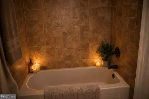 Bath - 2602 Yarmouth Ln, Mount Laurel, NJ 08054 photo 2 of 3