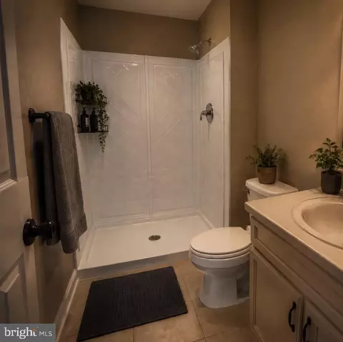 Bath - 2602 Yarmouth Ln, Mount Laurel, NJ 08054 photo 3 of 3