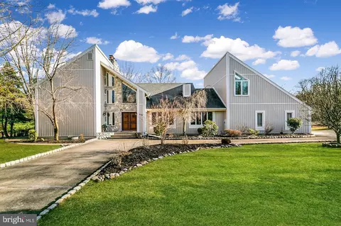 970 Bortons Landing Rd, Moorestown, NJ 08057