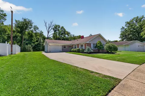 6 Meadowbrook Pl, Willingboro, NJ 08046